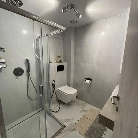 Modern In Menemeni Close To Center Apartment Thessaloniki