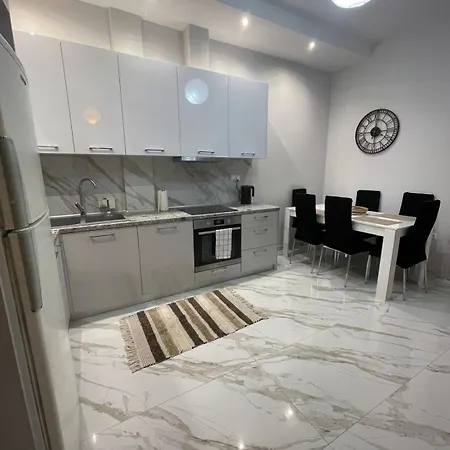 Апартаменты Modern In Menemeni Close To Center